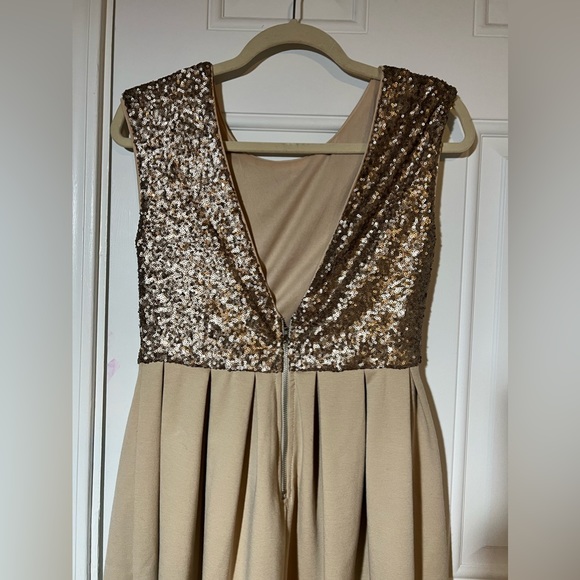 Dress - Picture 2 of 3